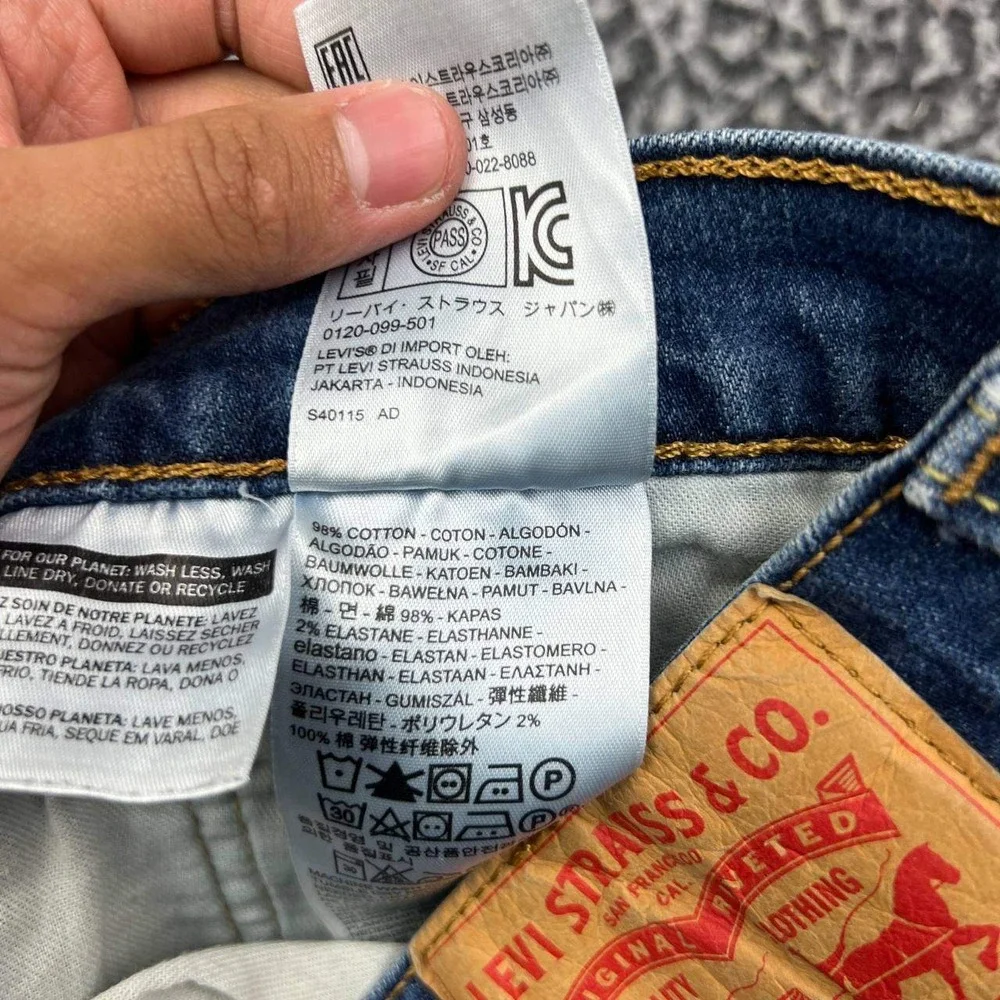 Levis sku a23218